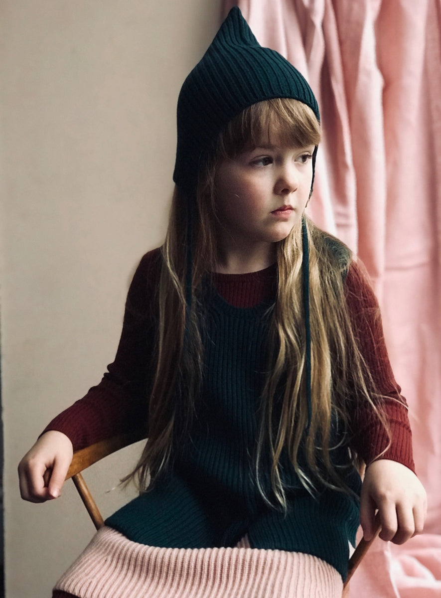 EVANNA-PINAFORE---PIXIE-BONNET