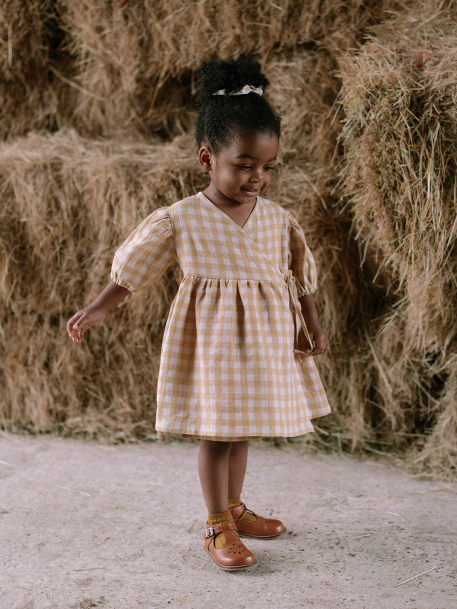 toddler girl brown gingham dress SHEIN Baby Girls Gingham Peter Pan Collar Dress With Bow Long Sleeve Ruffled Casual Toddler Outfit Casual Baby Girl Brown Gingham Dress With Pink Ruffle Collar And Sweet Bow Detail For Toddlers